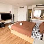 Luxury Penthouse 4Brs City Centre