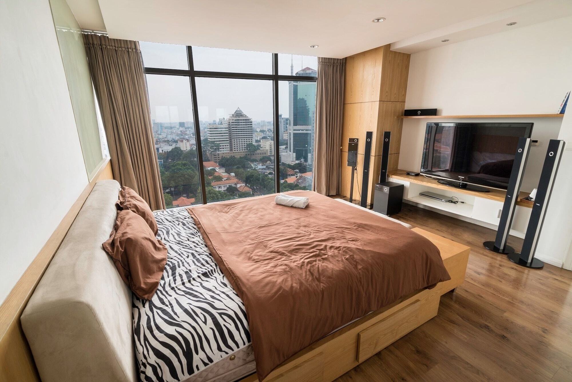Luxury Penthouse 4brs Centre