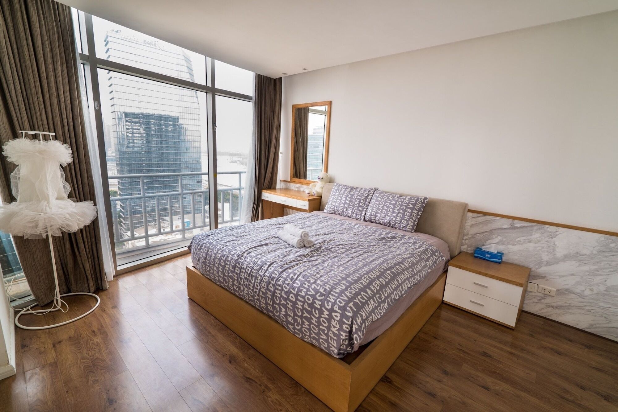Luxury Penthouse 4brs Centre